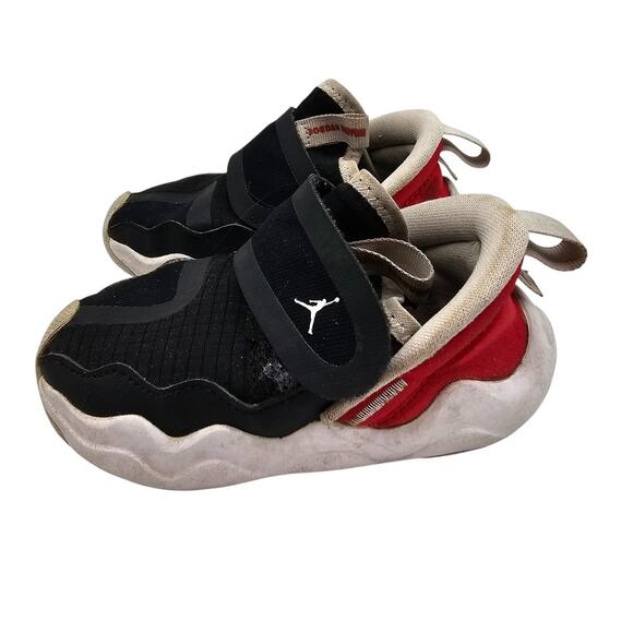JORDAN 23/7 Black/University Red-White Size 6c Little Kid Shoes - Picture 1 of 6
